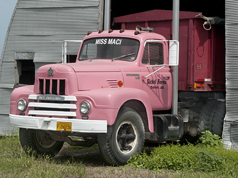 International Harvester R 185